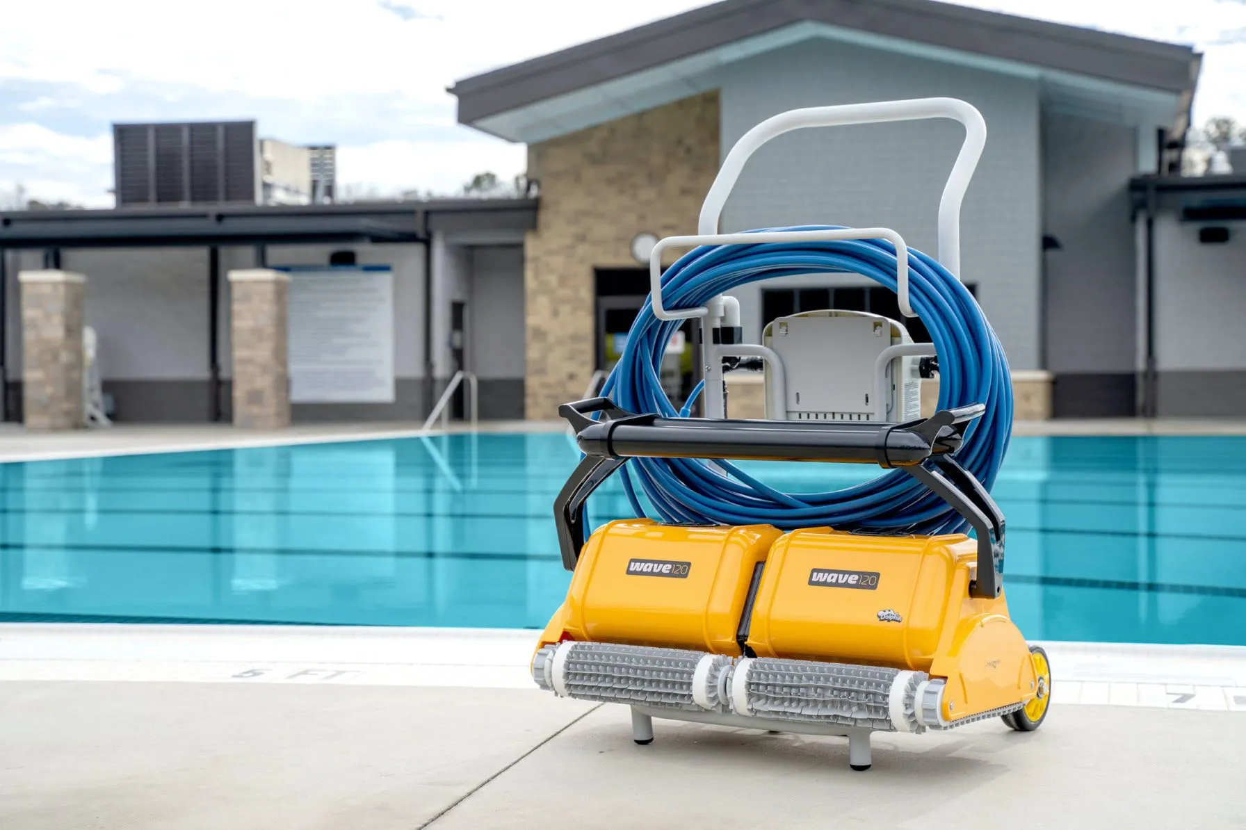 Dolphin Wave 120 Pool Cleaner