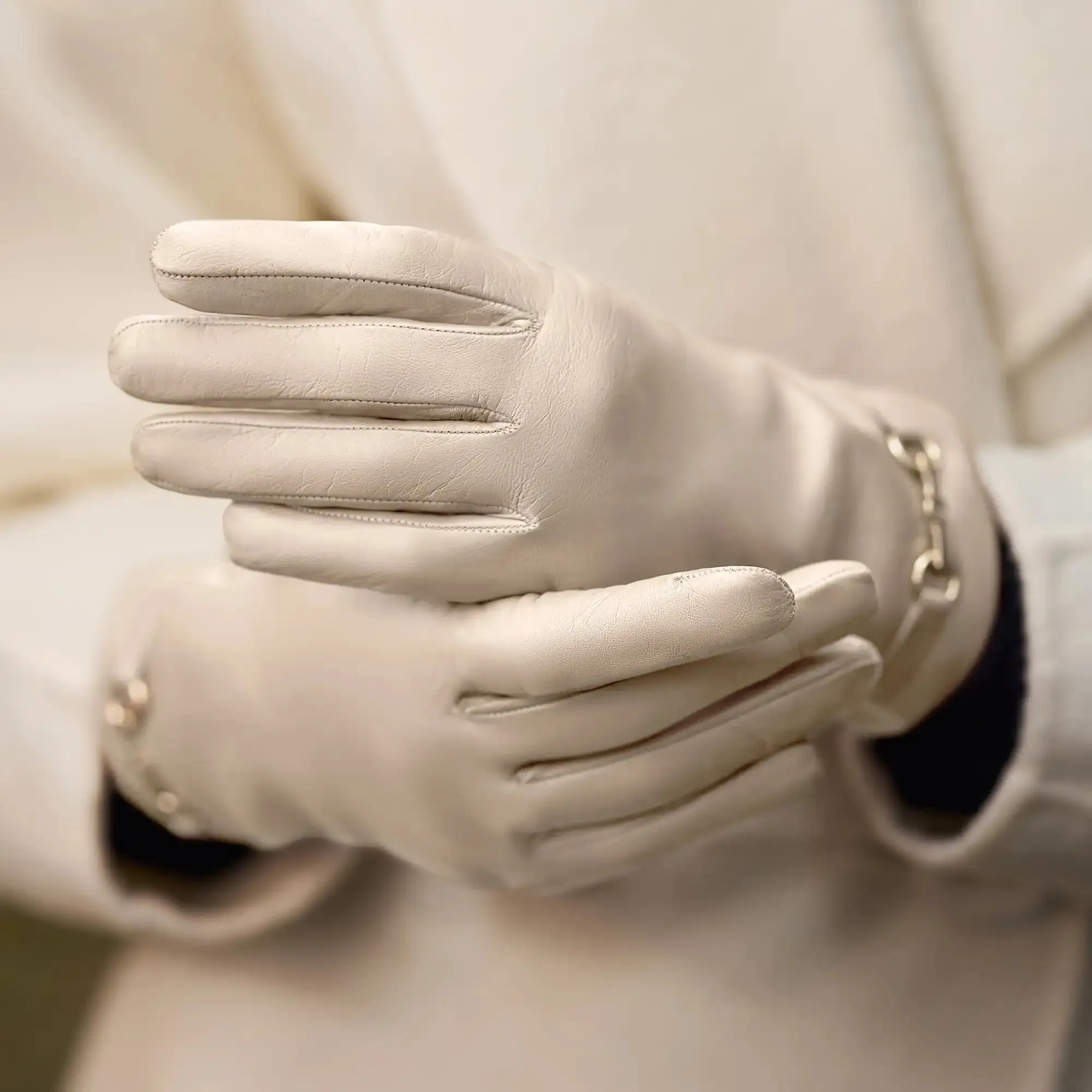 Honoré Marcelia cream goatskin leather gloves